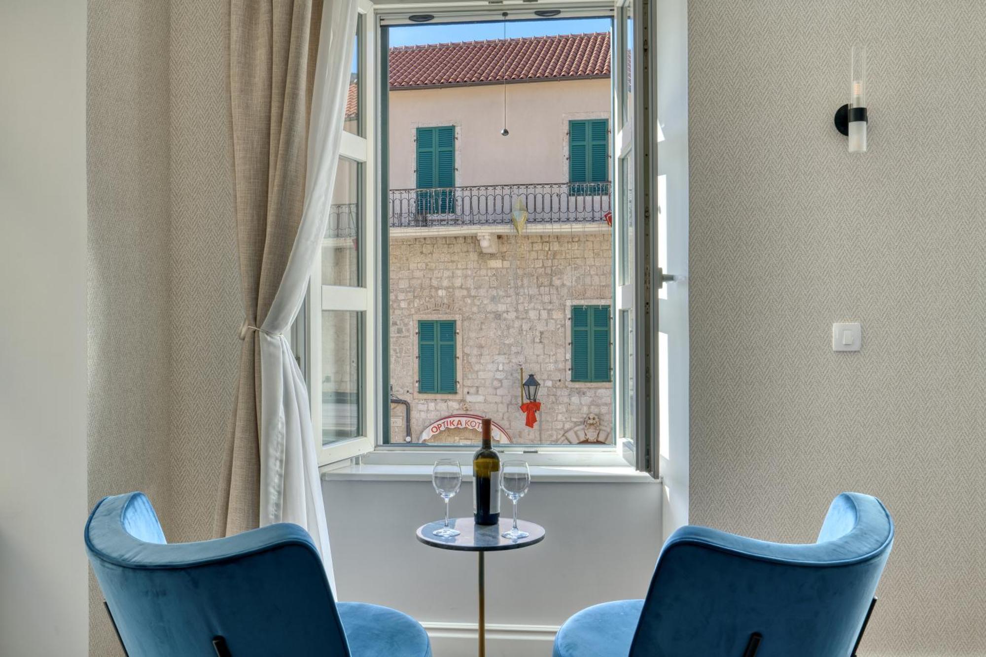 Hive Luxury Suites By Mn Property Kotor Exterior foto