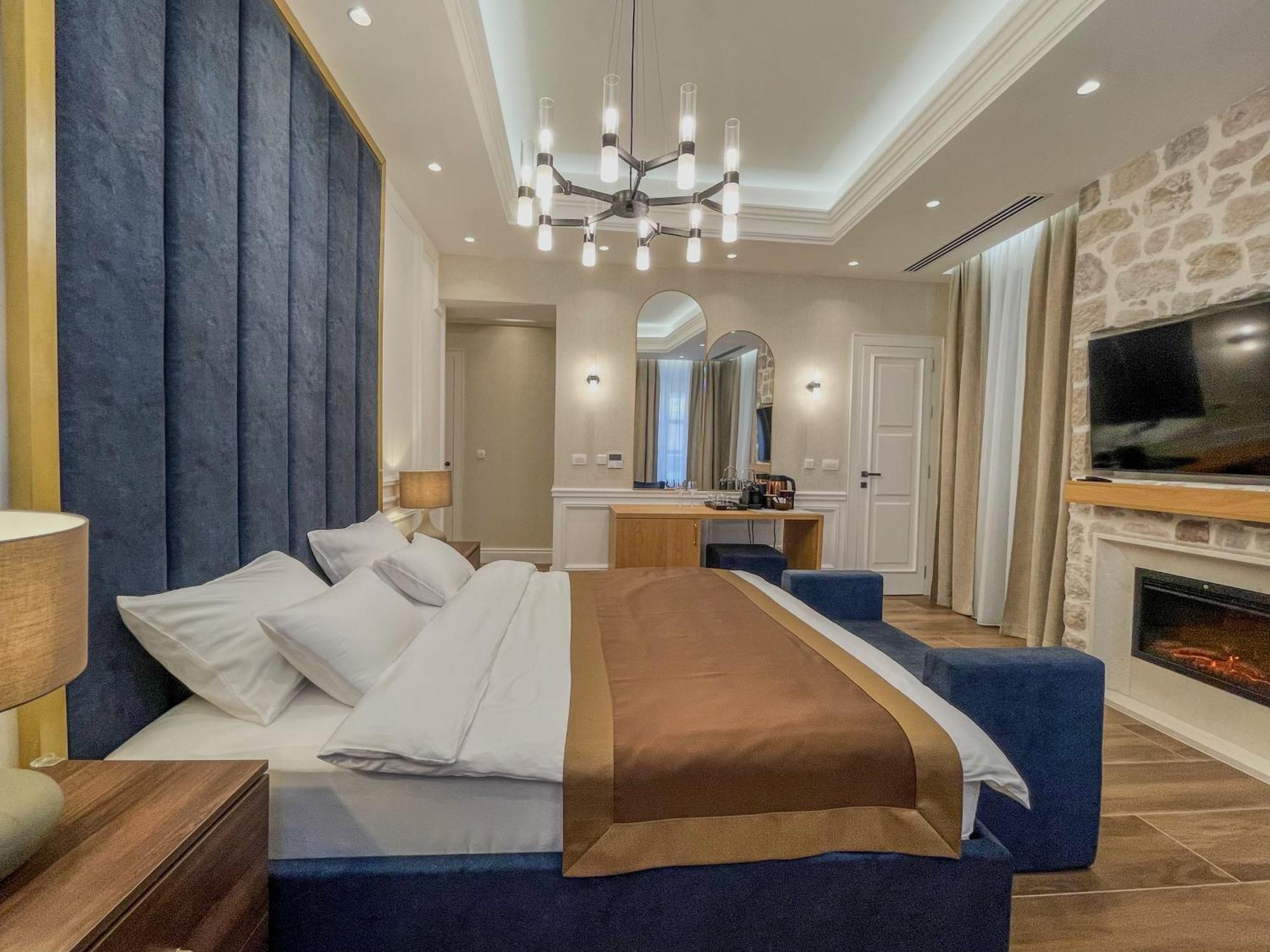 Hive Luxury Suites By Mn Property Kotor Exterior foto